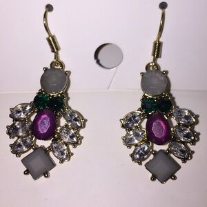 Vintage Beautiful jeweled purple and gray earrings‎